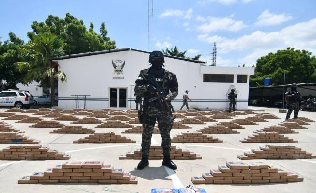 La Policía Nacional, en colaboración con la agencia antidrogas de Estados Unidos y el apoyo logístico de las Fuerzas Armadas, incautó 12 toneladas de droga.