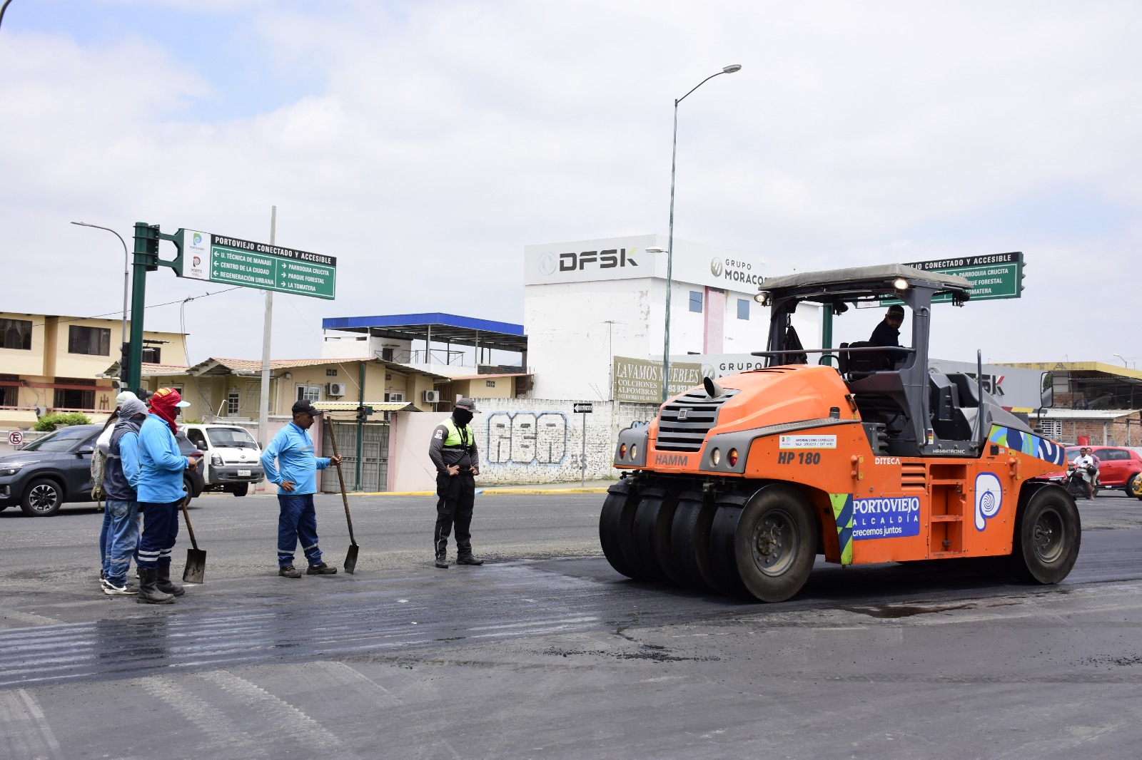 La escasez de asfalto limita las intervenciones viales en Portoviejo al 30% de los 17 kilómetros planificados para 2025