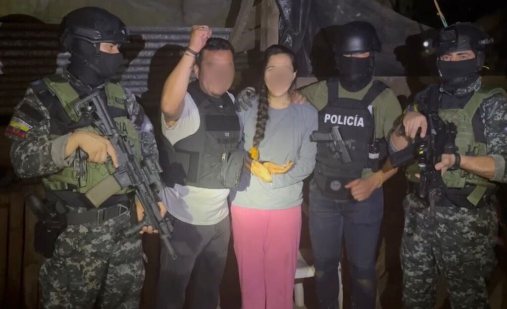La víctima de secuestro fue entregada a sus familiares luego de la operación de rescate de la Policía.
