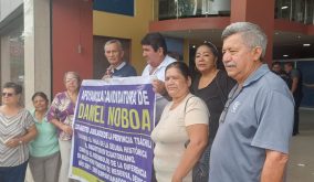 Maestros jubilados de Santo Domingo reclaman pagos atrasados y fondos de reserva