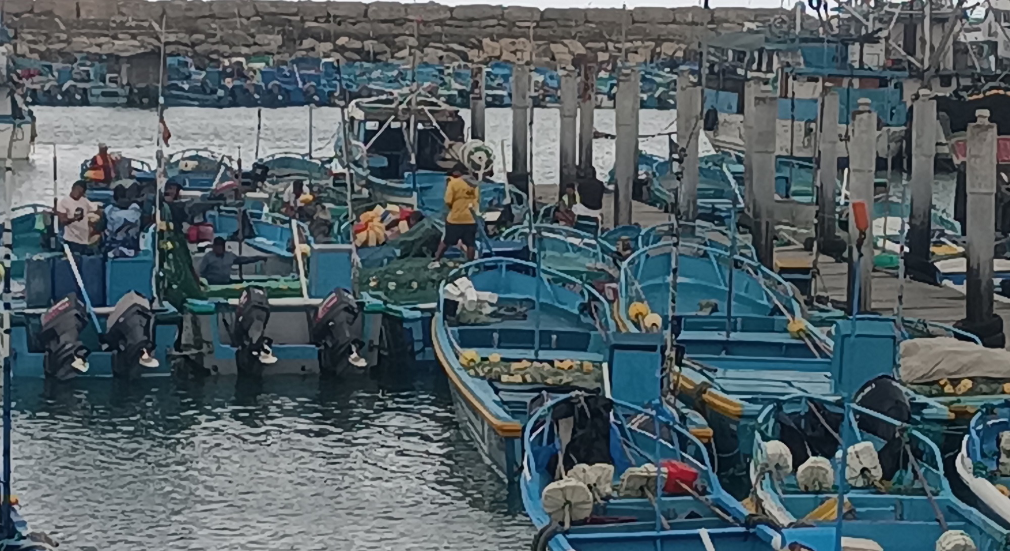 Los pescadores de Manta y Manabí enfrentan constantes robos de motores. El Gobierno prepara la entrega de 600 motores.
