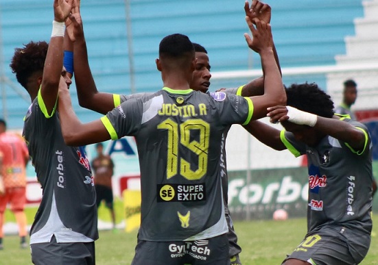 Manta FC encara tres finales decisivas para evitar el descenso en LigaPro