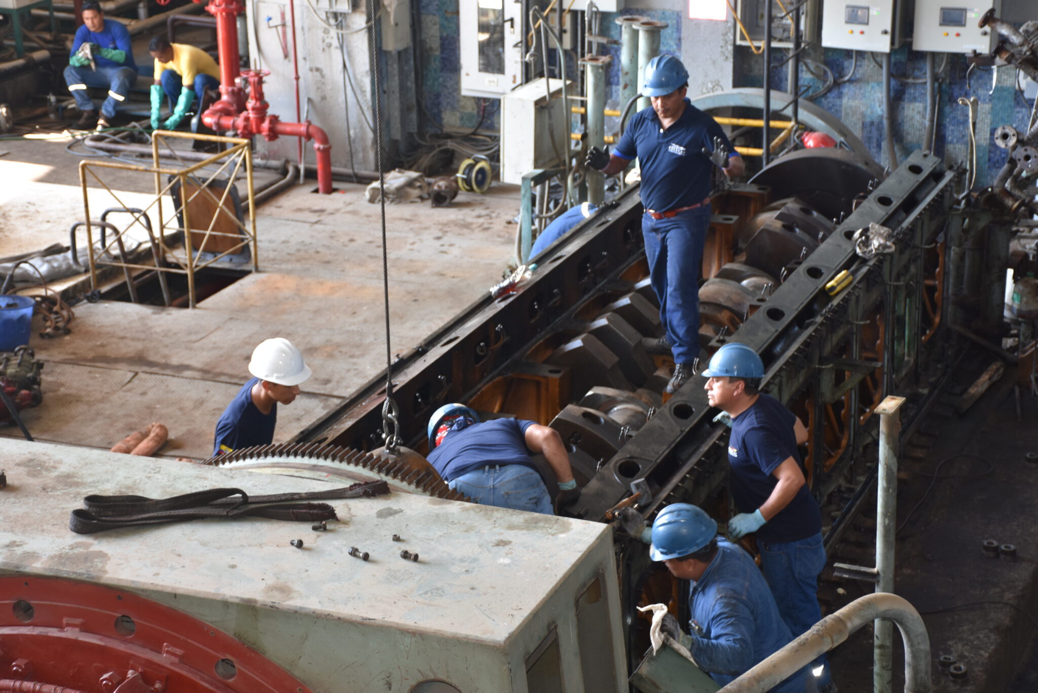 Más de 100 mil personas reciben energía estable tras trabajos en termoeléctricas de Manabí