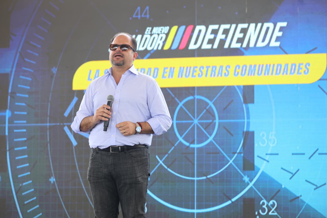 Ministro John Reimberg anuncia incautaciones millonarias y decomiso de drogas en el país