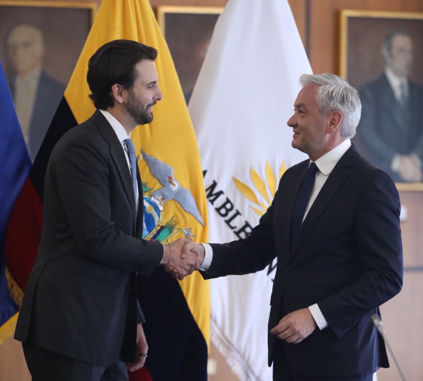 Niels Olsen, presidente de la Asamblea Nacional, junto a Robert Biedron de la delegación del Parlamento Europeo. FOTO: @AsambleaEcuador.