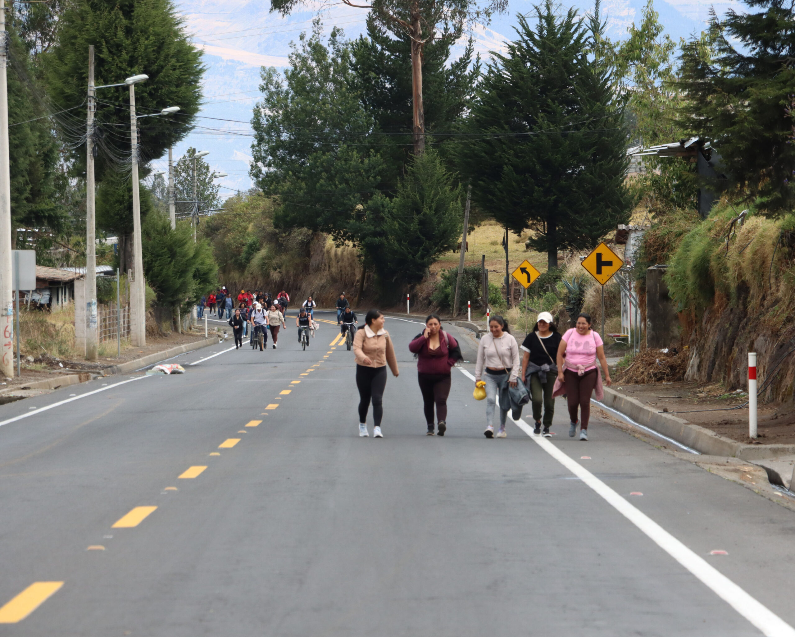 Noveno día de paro nacional Los cierres viales persisten en al menos cuatro provincias de Ecuador