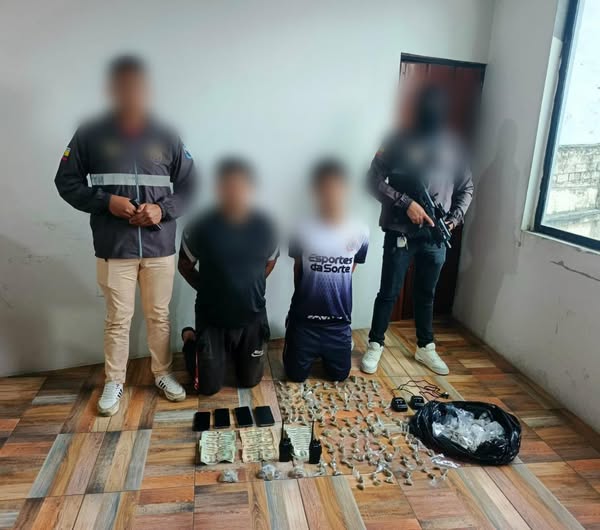 Operativo en Santo Domingo permitió incautar más de 306 dosis de droga y detener a dos sospechosos