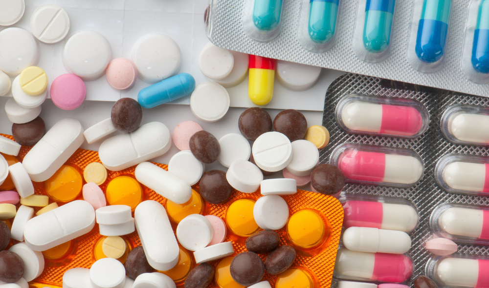 Partir pastillas y abrir las cápsulas para tragarlas mejor puede alterar la eficacia