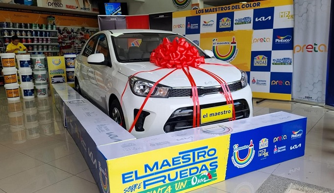 Clientes de Pinturas El Maestro participan en sorteo de Kia nuevo en Manabí