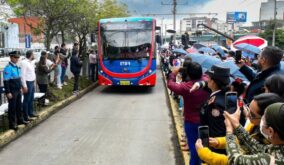 Quito mantiene tarifas estables con transporte eléctrico pese a cambios en subsidios