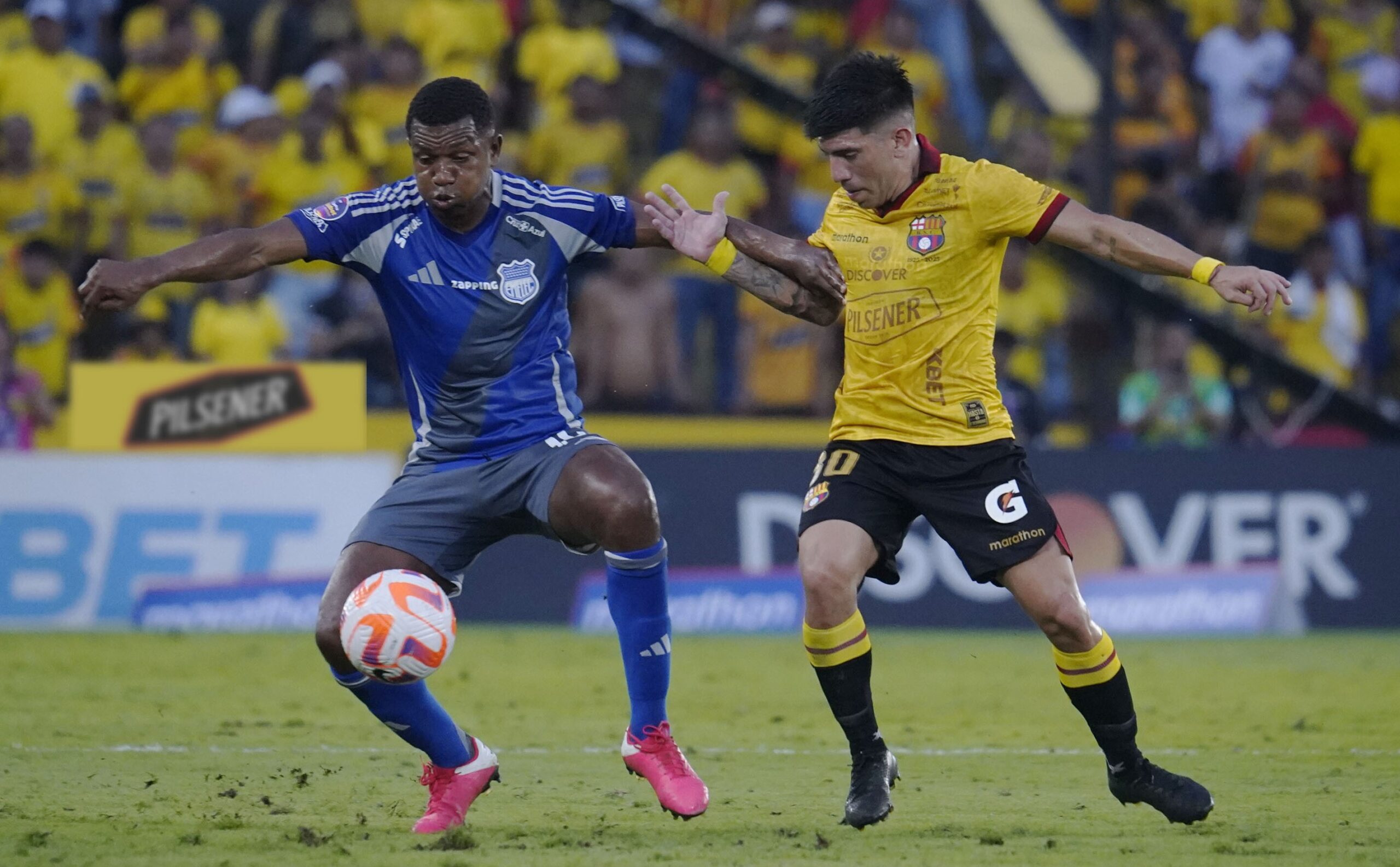 Rescalvo regresa a Emelec con Barcelona en Clásico clave