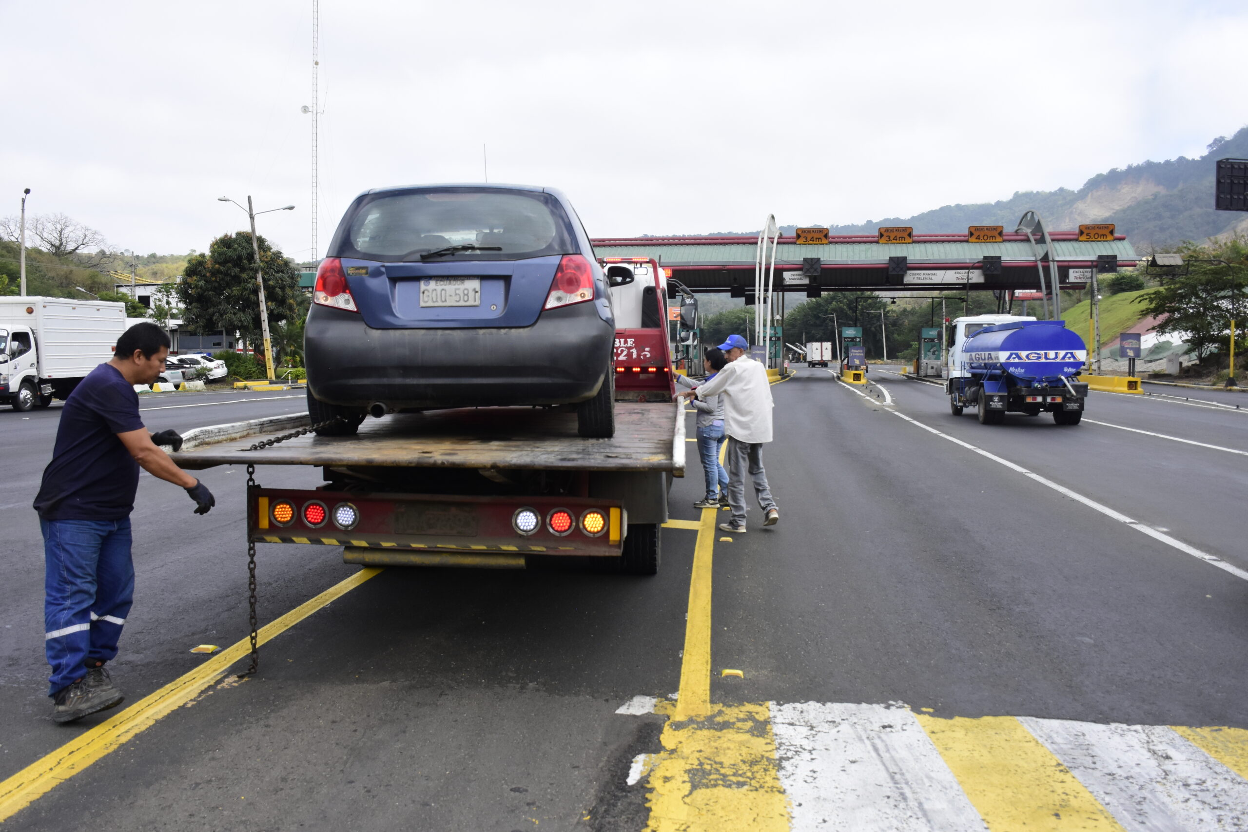 Suspensión del peaje en Cerro Guayabal Manabí Vial mantiene servicios de grúa y ambulancia en vía Portoviejo-Montecristi
