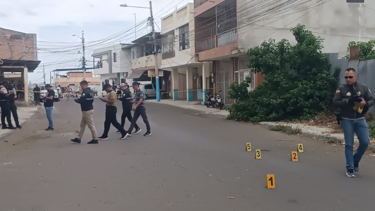 Un hombre sobrevive tras ser atacado por sicarios en Manta y escapa entre matorrales para ponerse a salvo. (El Diario)