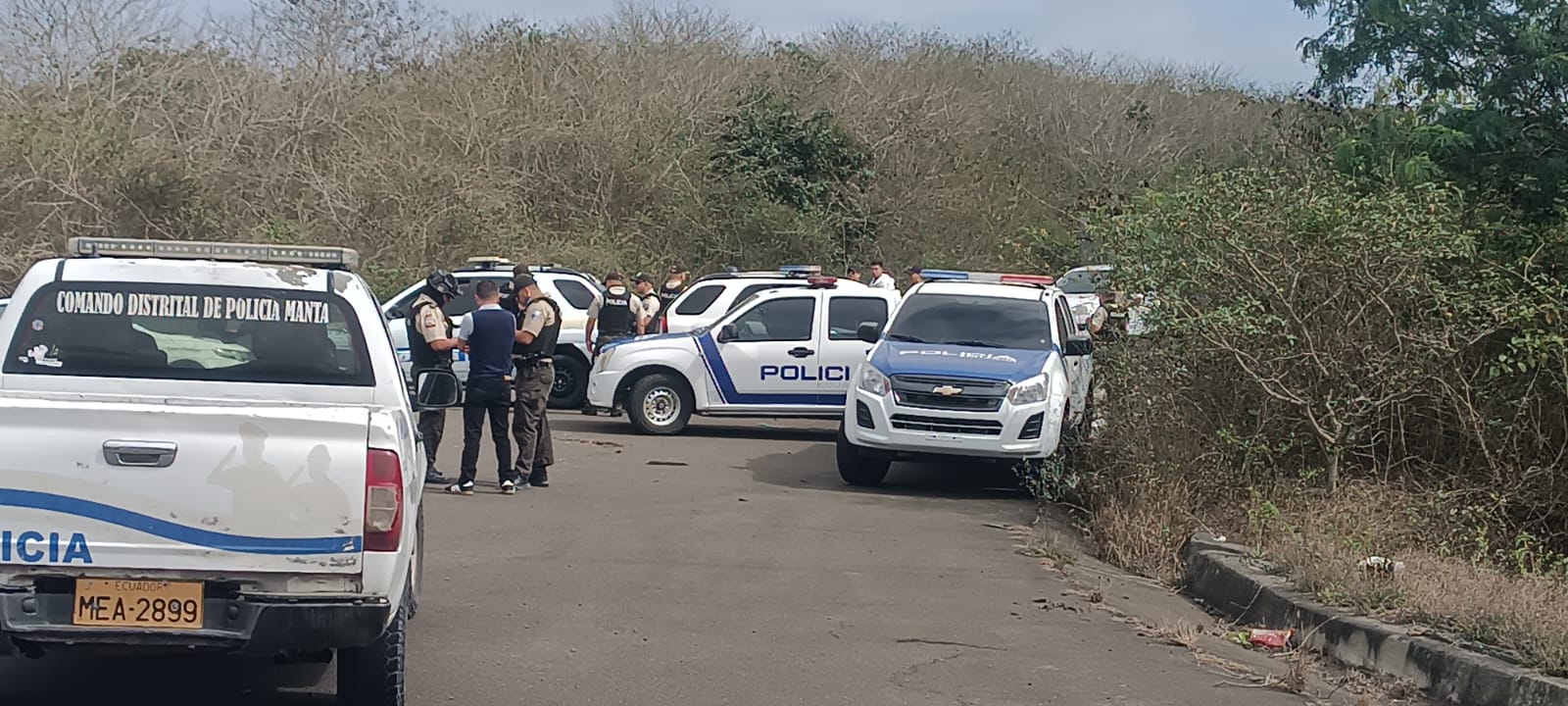 Dos hombres fueron hallados asesinados en una vía de Montecristi, cerca de la Refinería