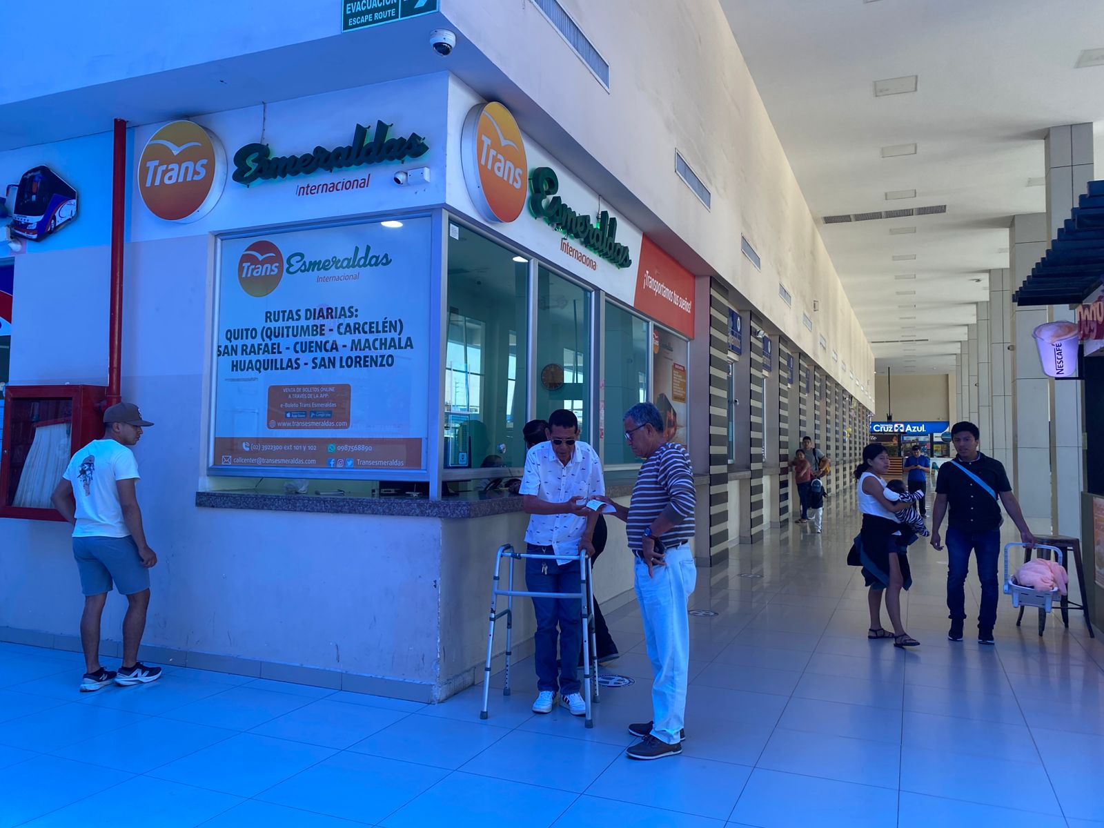 30 cooperativas de buses trabajaron con normalidad en la terminal terrestre de Manta.