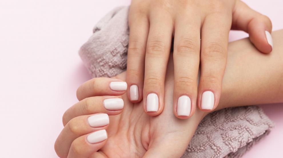 Restricción en la UE: vetan químico presente en esmaltes de uñas en gel por riesgos sanitarios