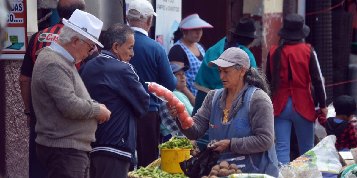 Inflación en Ecuador sube más de lo previsto en agosto: ¿qué productos encarecieron más?
