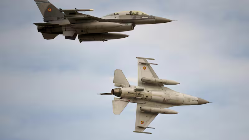 Cazas de la OTAN interceptan cinco aviones rusos cerca del espacio aéreo de Lituania