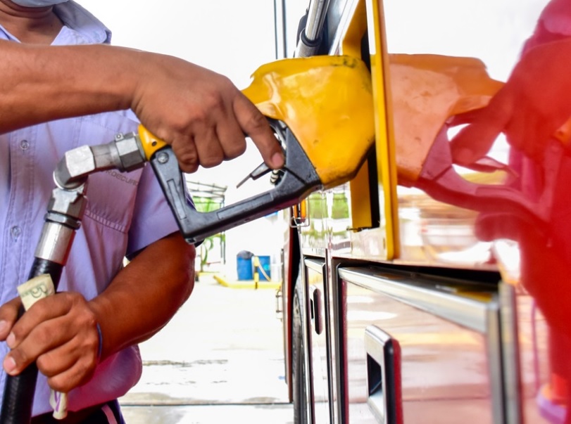 El gobierno elimina el subsidio del diésel y anuncia 18 compensaciones sociales, productivas y para transporte.
