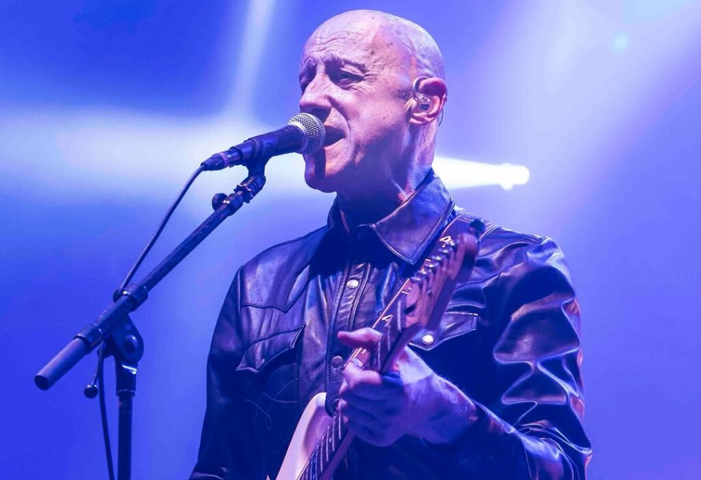 Ilegales suspende indefinidamente sus conciertos tras diagnóstico de cáncer de Jorge Martínez