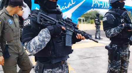 Bajo máxima seguridad: alias “4K” es trasladado desde Manta a Guayaquil