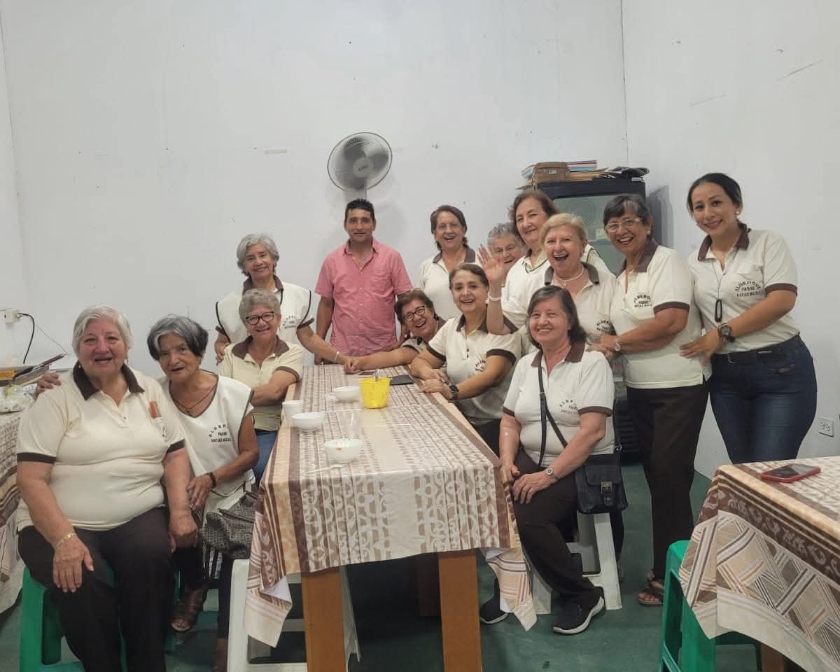 Algunas de las personas que colaboran con el albergue.