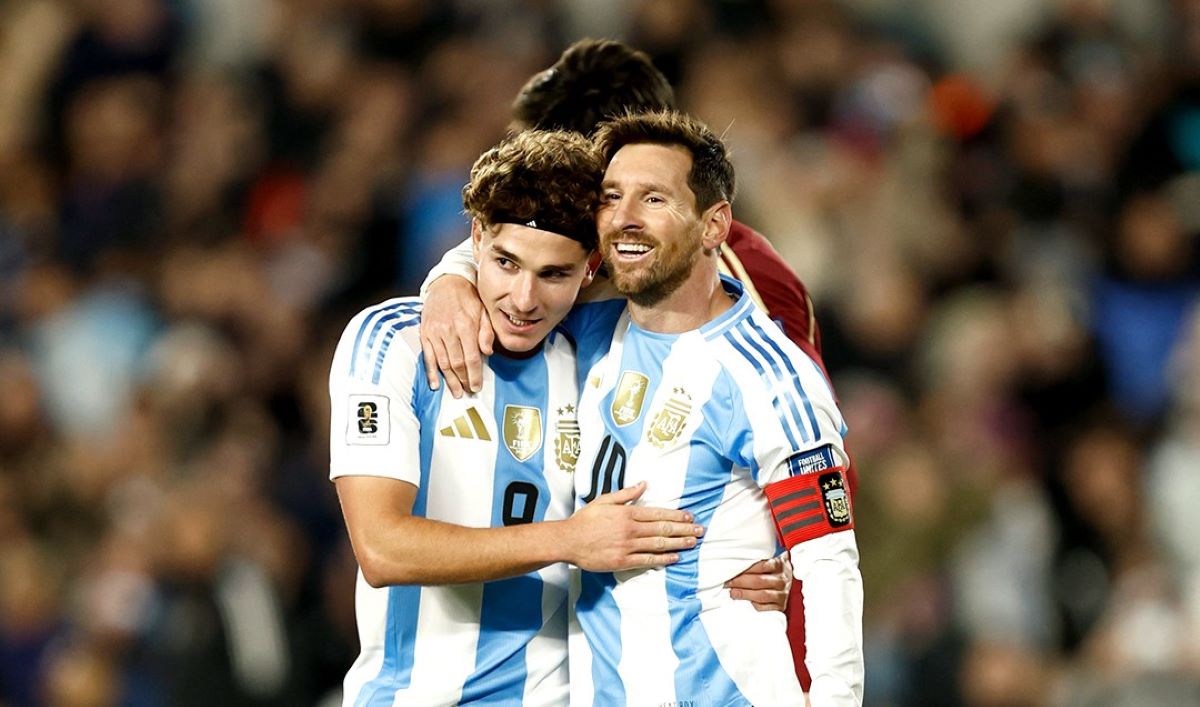 Julián Álvarez y Lionel Messi están en la lista de convocados de Argentina para medir a Venezuela y Puerto Rico en amistosos.