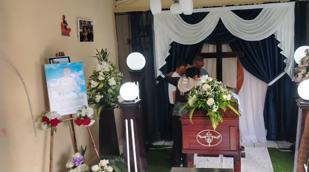 Dolor en Santo Domingo joven murió tras un accidente y su novia aún lucha por su vida