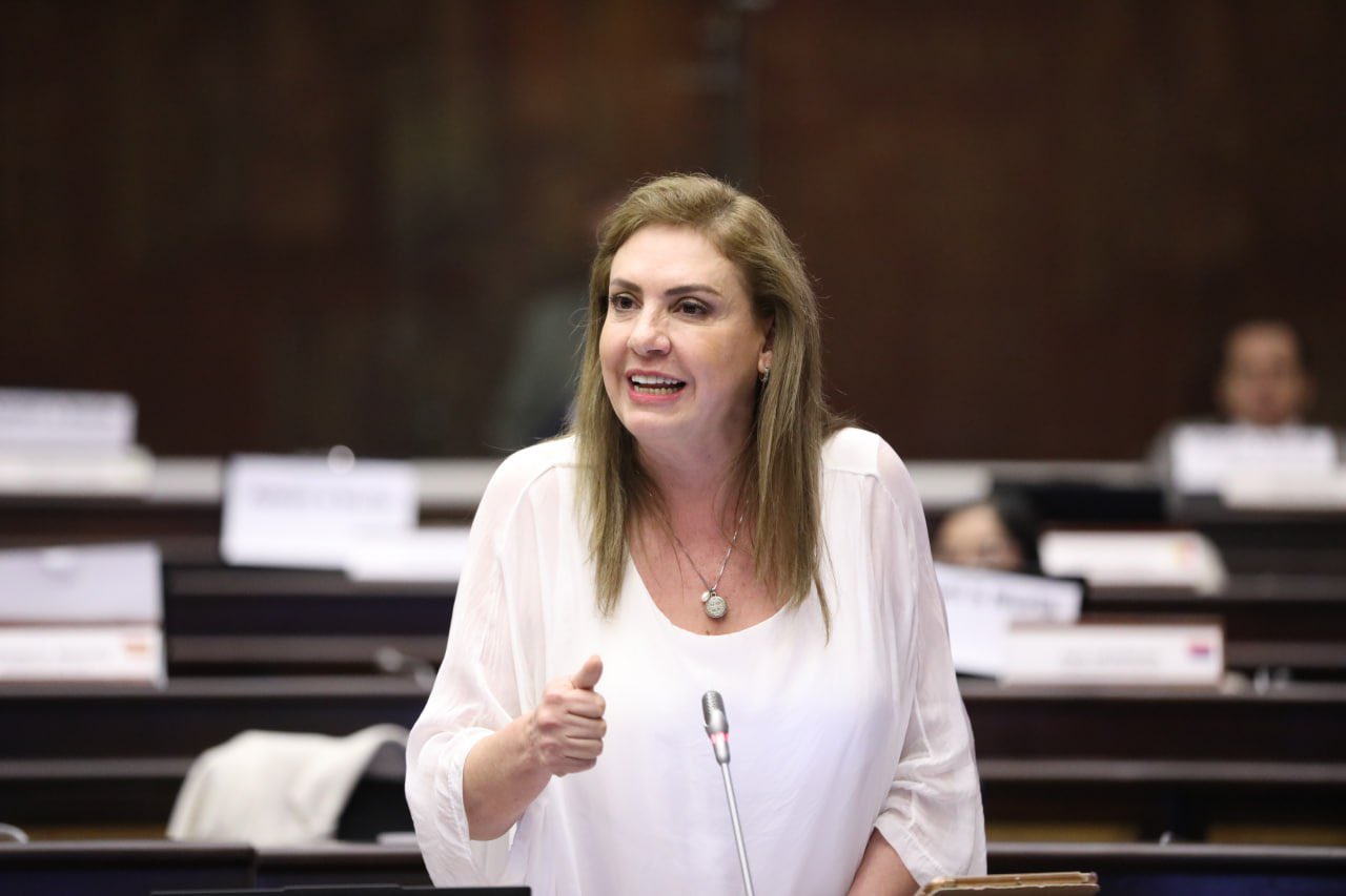 La legisladora de Revolución Ciudadana (RC), Nuria Butiñá. FOTO: @AsambleaEcuador