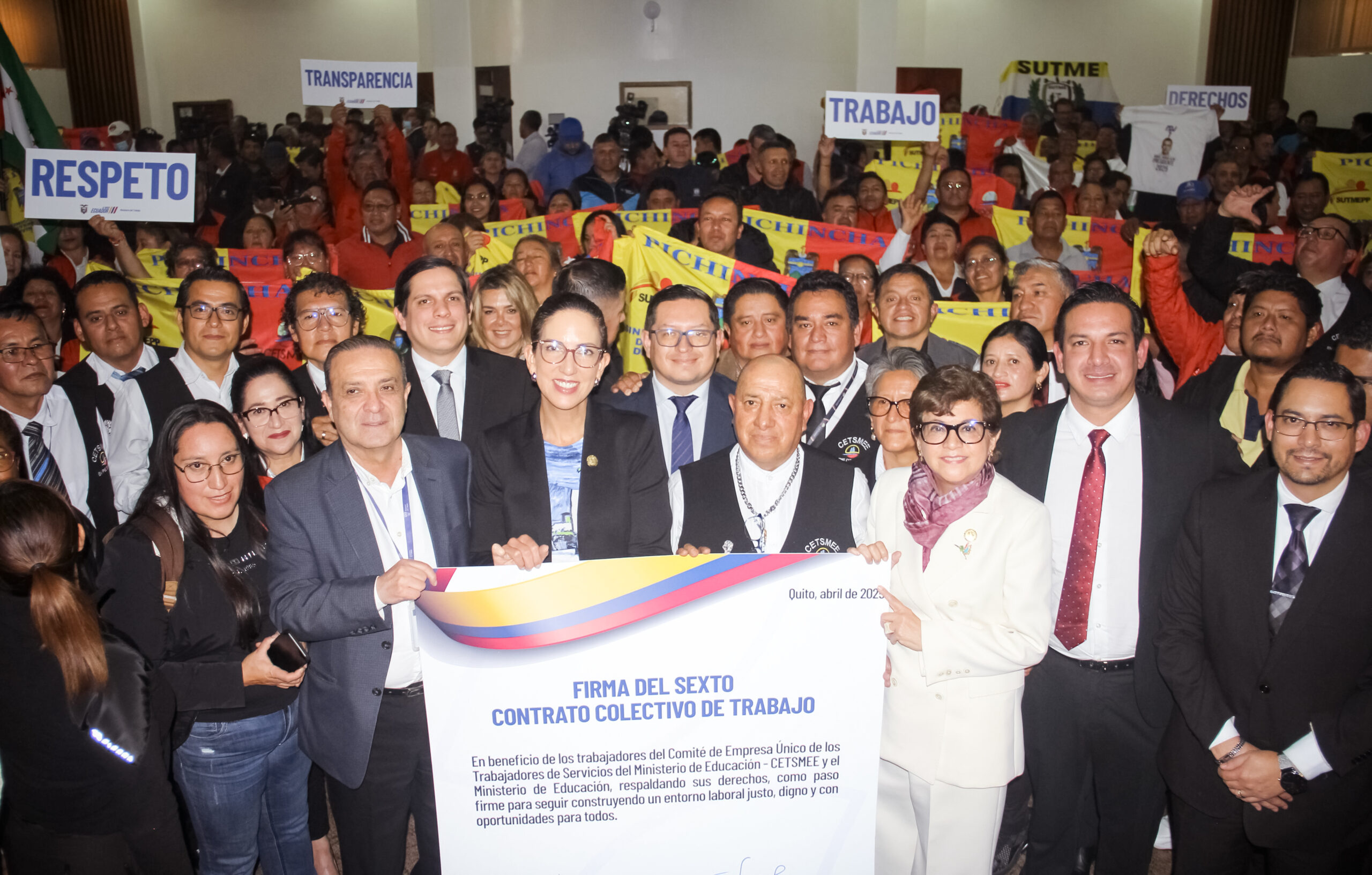 Gobierno de Ecuador, a través del Ministerio del Trabajo, impulsa contratos colectivos para más de 48 mil trabajadores.