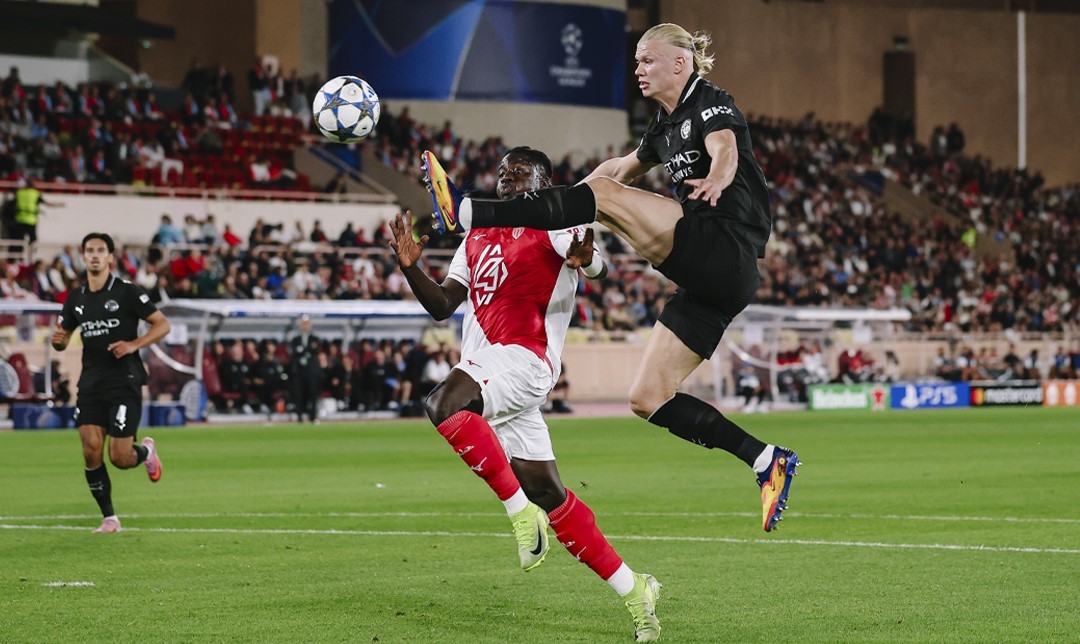 Manchester City empata 2-2 con Mónaco en Champions League pese a doblete de Haaland.
