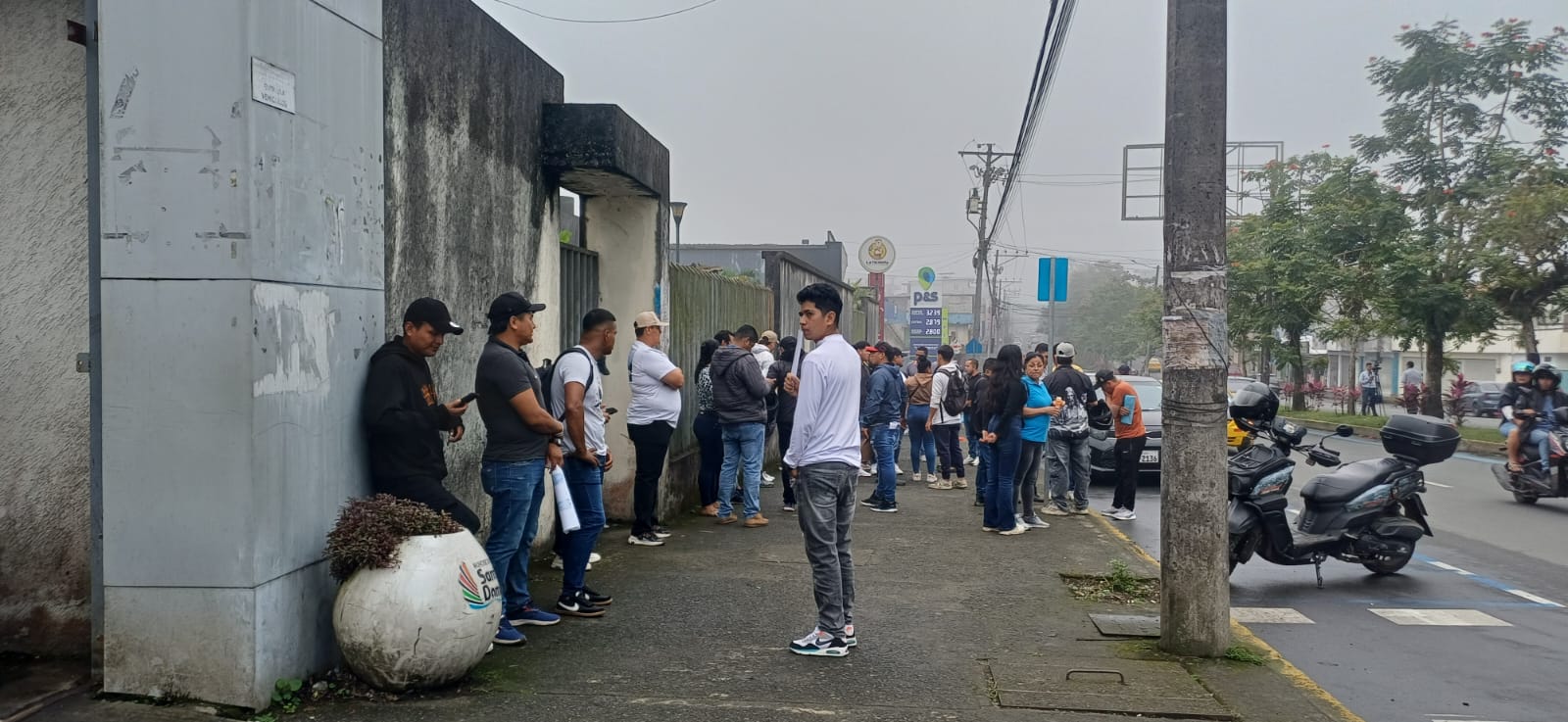 Trabajadores de KAERI exigen pago de sueldos tras incautación de haciendas en Santo Domingo y Quinindé