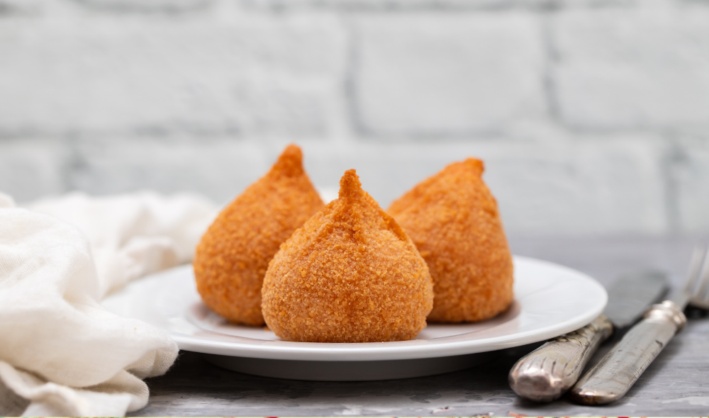 Un bocado brasileño inspirado en un príncipe Así se prepara la coxinha de frango perfecta