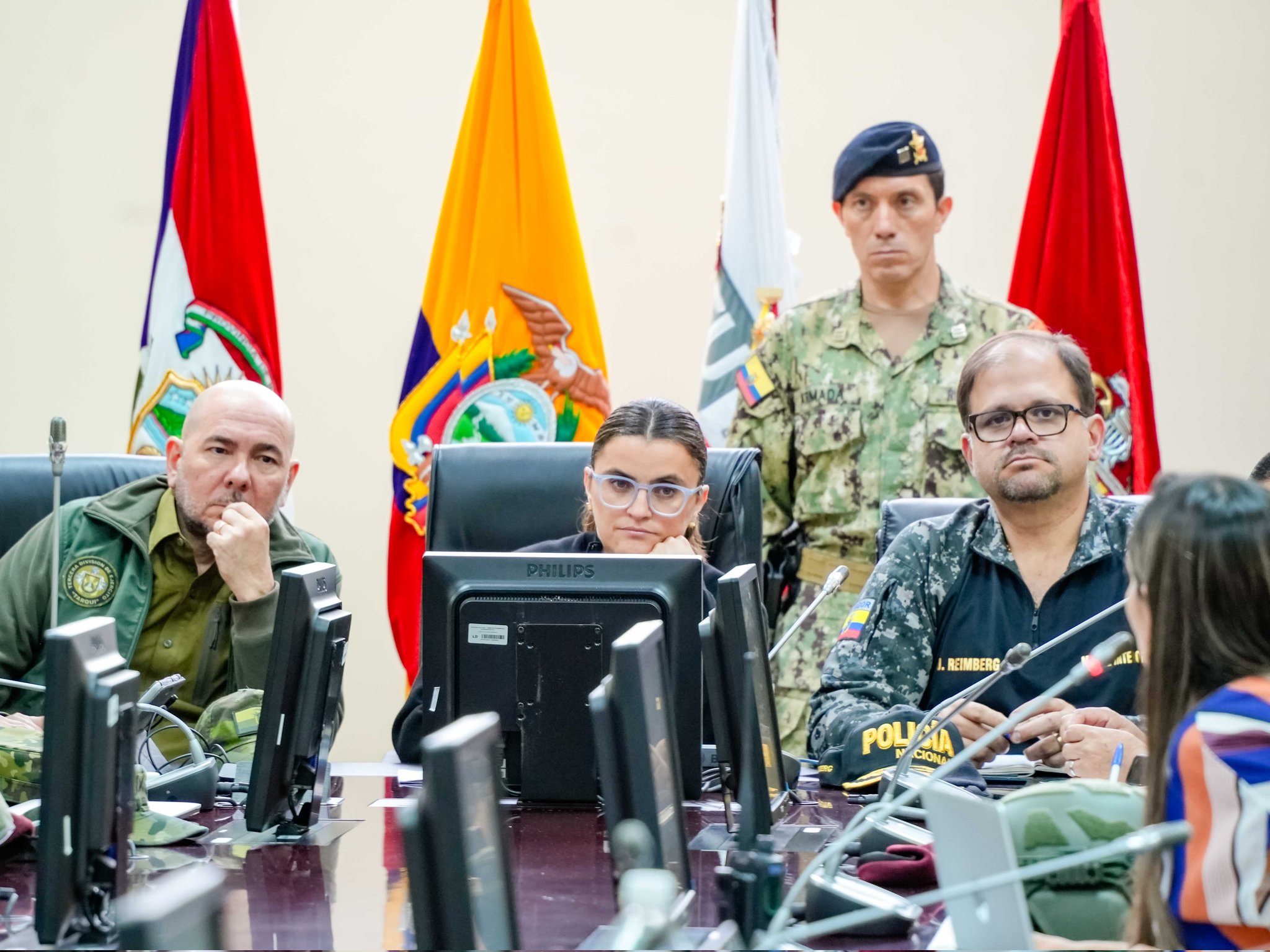 Vicepresidenta María José Pinto pide mantener abiertos los corredores humanitarios  Hospital se está quedando sin oxígeno