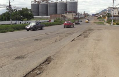 Escasez de asfalto en Ecuador obliga a implementar bacheo en frío
