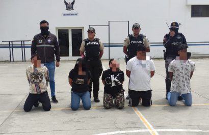 Cinco detenidos en Manta por secuestro y robo de vehículos a taxistas.