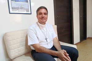 Andrés Drouet Salcedo es un sacerdote católico  fundador de la Unidad Educativa Nazaret y la Fundación Comunidad de Reinserción en Esperanza y Amor (CREA).