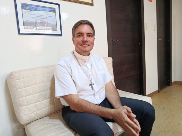 Andrés Drouet Salcedo es un sacerdote católico  fundador de la Unidad Educativa Nazaret y la Fundación Comunidad de Reinserción en Esperanza y Amor (CREA).