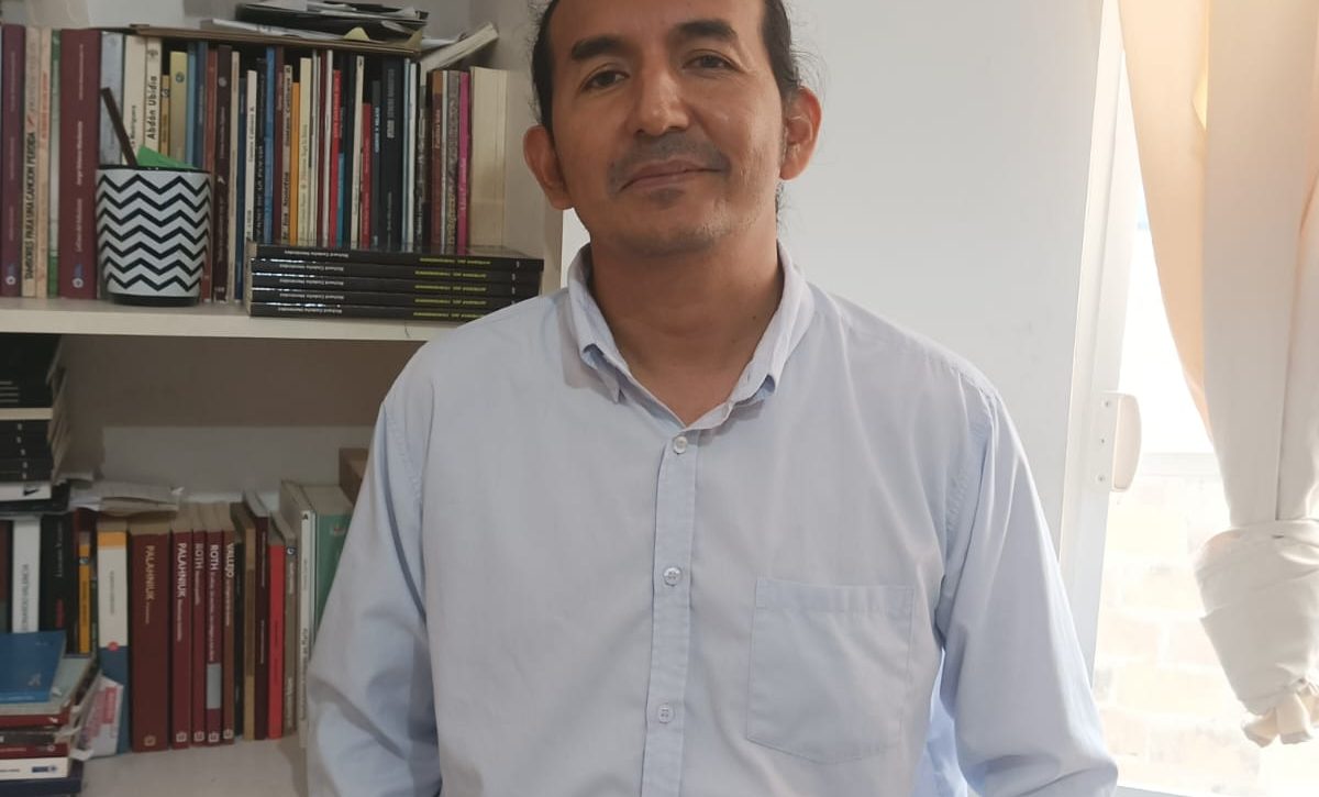 Alexis Cuzme (44), periodista, escritor y editor.