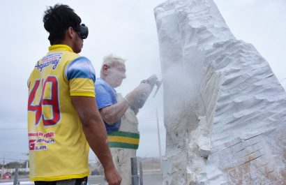 La ULEAM revive el arte escultórico con el Segundo Simposio Internacional con mármol de Carrara.