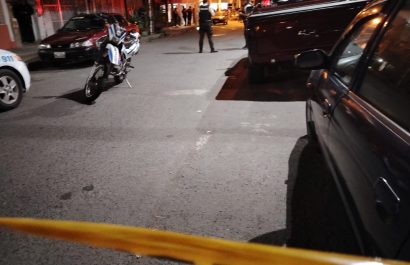 Cinco sicarios dispararon contra un grupo de personas y asesinaron a dos hombres.