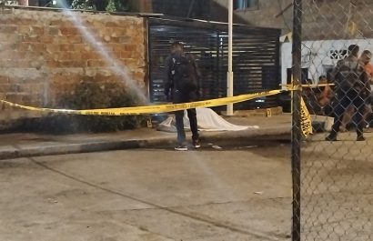 Hombre asesinado en el barrio 12 de Octubre de la parroquia Tarqui, en Manta.