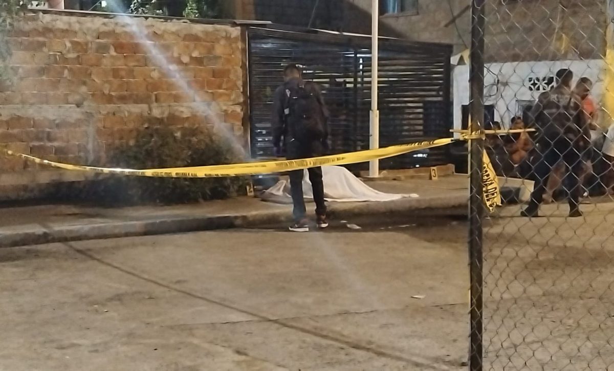Hombre asesinado en el barrio 12 de Octubre de la parroquia Tarqui, en Manta.