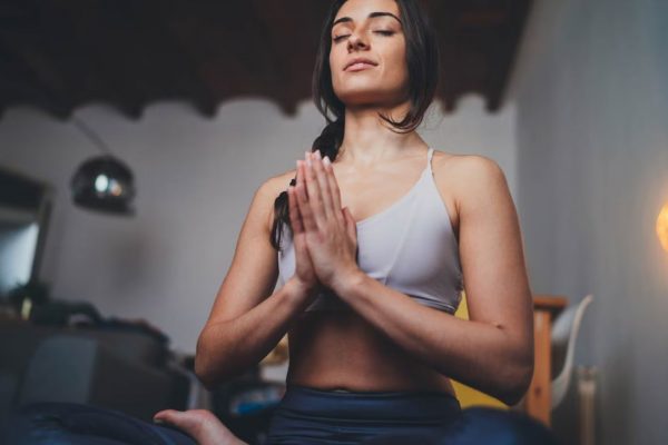 10 minutos de meditación antes de dormir beneficia a tu cuerpo y mente