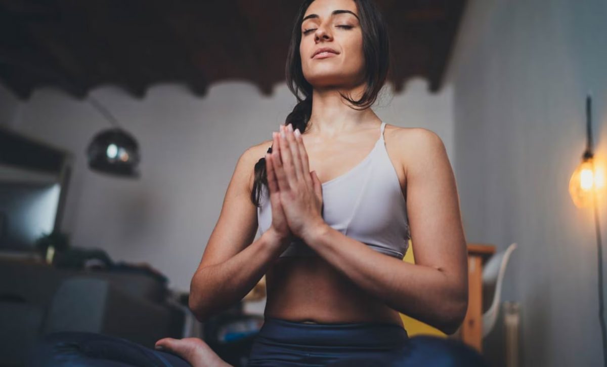 10 minutos de meditación antes de dormir beneficia a tu cuerpo y mente
