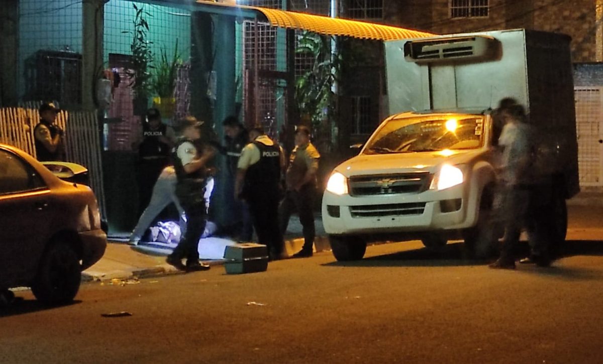 Hicieron más de 30 disparos para asesinar a un hombre en Manta.