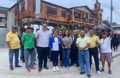 Jipijapa: 82 trabajadores de la Unesum reclaman $800.000 en beneficios laborales