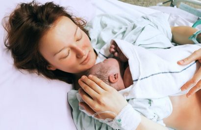 El parto respetado prioriza la salud emocional de la mujer y del bebé.