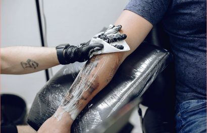 ¿Tatuaje o piercing nuevo? Así puedes ir a la playa sin preocupaciones