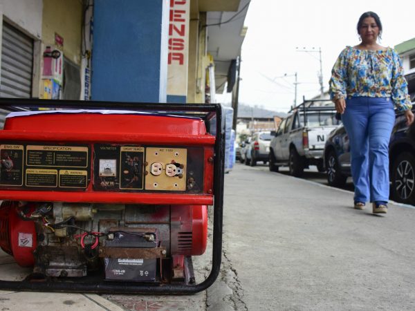 apagones, Ecuador, generador, crisis energética
